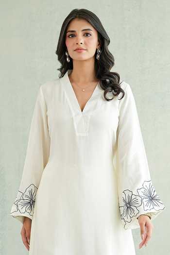 Masoomm_Off White Shantoon V-neck, Yes Border Embroidered Kurta And Pant Set _Online_at_Aza_Fashions