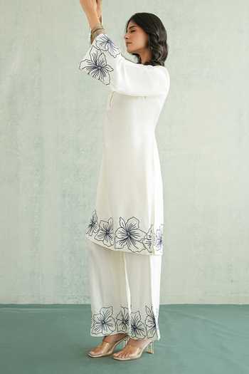 Buy_Masoomm_Off White Shantoon V-neck, Yes Border Embroidered Kurta And Pant Set _Online_at_Aza_Fashions