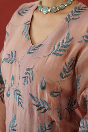 Buy Masoomm Peach Organza, Shantoon V-neck Floral Thread Embroidered Kurta Set Online at Aza Fashions Buy_Masoomm_Peach Organza, Shantoon V-neck Floral Thread Embroidered Kurta Set _Online_at_Aza_Fashions