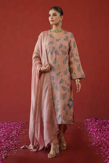 Masoomm Floral Thread Embroidered Kurta Set 