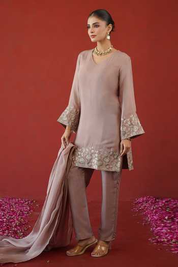 Masoomm Purple Shantoon, Organza V-neck Floral Zari Embroidered Kurta Set at Aza Fashions Masoomm_Purple Shantoon, Organza V-neck Floral Zari Embroidered Kurta Set _at_Aza_Fashions
