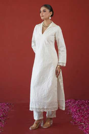 Masoomm Off White Shantoon V-neck, Yes Thread Embroidered Kurta And Pant Set Online at Aza Fashions Masoomm_Off White Shantoon V-neck, Yes Thread Embroidered Kurta And Pant Set _Online_at_Aza_Fashions