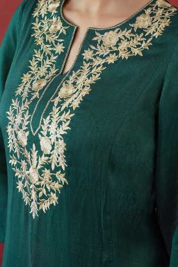 Masoomm Green Shantoon Keyhole Neck Zari Placement Embroidered Kurta And Pant Set at Aza Fashions Masoomm_Green Shantoon Keyhole Neck Zari Placement Embroidered Kurta And Pant Set _at_Aza_Fashions