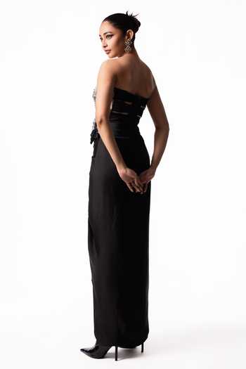 Nupur Kanoi Printed Tube Fur Top With Front Knot Skirt