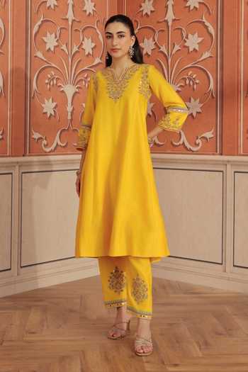 Buy_Dohr India_Yellow Silk, Chanderi, Organza Split V-neck Lehar Kurta Set 