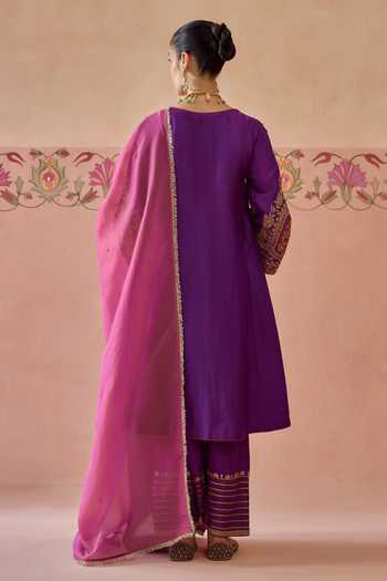 Kritika Dawar Aafreen Embroidered Kurta Set