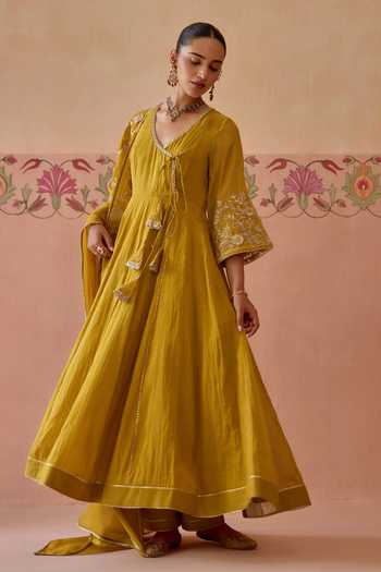 Kritika Dawar Yellow Chanderi, Tissue V-neck Gulrang Embroidered Anarkali Set Online at Aza Fashions Kritika Dawar_Yellow Chanderi, Tissue V-neck Gulrang Embroidered Anarkali Set _Online_at_Aza_Fashions