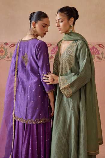 Shop Kritika Dawar Green Silk, Chanderi, Tissue V-neck Mehrunisa Embroidered Angarkha Set Shop_Kritika Dawar_Green Silk, Chanderi, Tissue V-neck Mehrunisa Embroidered Angarkha Set
