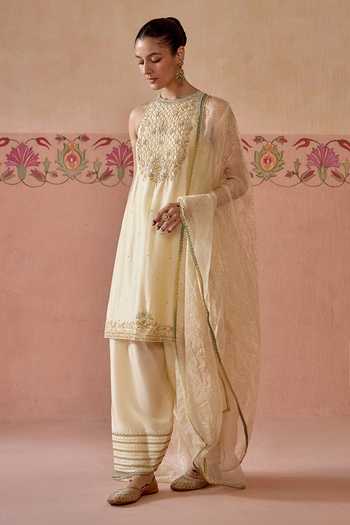 Kritika Dawar Ivory , Organza Halter Neck Inayat Embroidered Kurta Salwar Set at Aza Fashions Kritika Dawar_Ivory , Organza Halter Neck Inayat Embroidered Kurta Salwar Set _at_Aza_Fashions