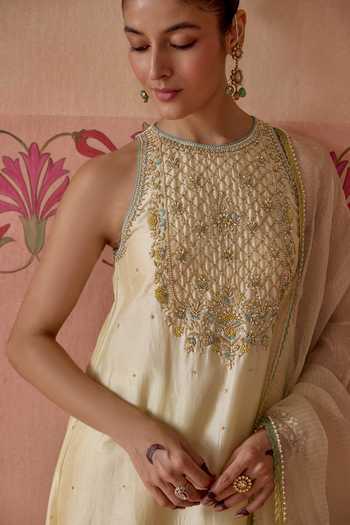 Buy Kritika Dawar Ivory , Organza Halter Neck Inayat Embroidered Kurta Salwar Set Buy_Kritika Dawar_Ivory , Organza Halter Neck Inayat Embroidered Kurta Salwar Set