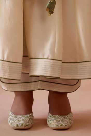 Buy Kritika Dawar Ivory Silk, Organza Scoop Neck Zaha Placement Embroidered Anarkali Set Online at Aza Fashions Buy_Kritika Dawar_Ivory Silk, Organza Scoop Neck Zaha Placement Embroidered Anarkali Set _Online_at_Aza_Fashions