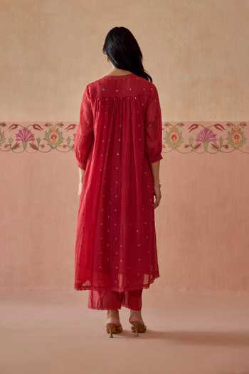 Kritika Dawar Aayra Embroidered Kurta Set