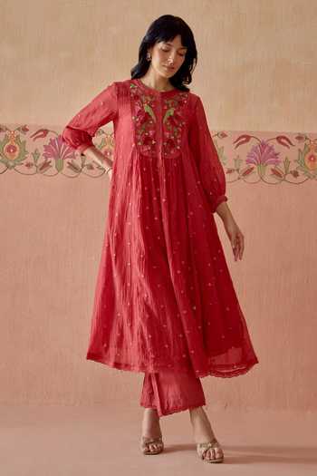 Kritika Dawar Aayra Embroidered Kurta Set