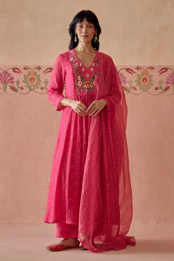 Kritika Dawar Chirai Yoke Embroidered Kurta Set