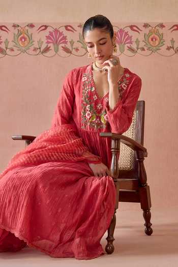 Kritika Dawar Coral Chanderi, Cotton, Organza V-neck Chirai Yoke Embroidered Kurta Set Online at Aza Fashions Kritika Dawar_Coral Chanderi, Cotton, Organza V-neck Chirai Yoke Embroidered Kurta Set _Online_at_Aza_Fashions