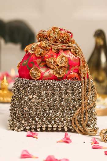 Shop_5elements_Red Beads, Tassels, Metallic Thread Mehrunisa Ghunghroo Potli 