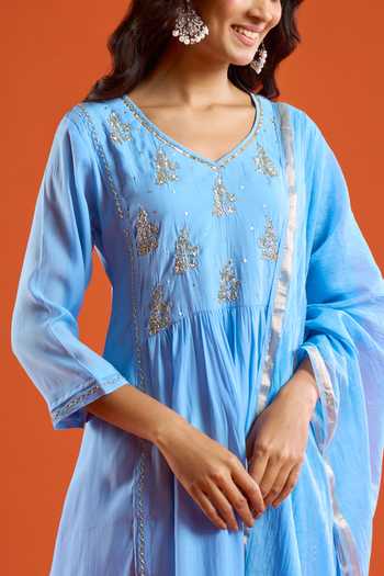 Shop Aariyana Couture Sky Blue Chanderi V-neck Floral Placement Embroidered Kurta Set Online at Aza Fashions Shop_Aariyana Couture_Sky Blue Chanderi V-neck Floral Placement Embroidered Kurta Set _Online_at_Aza_Fashions