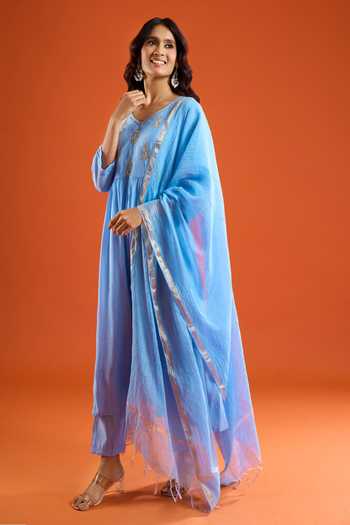 Buy Aariyana Couture Sky Blue Chanderi V-neck Floral Placement Embroidered Kurta Set Buy_Aariyana Couture_Sky Blue Chanderi V-neck Floral Placement Embroidered Kurta Set