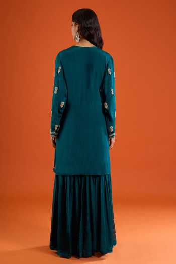Aariyana Couture Floral Embroidered Kurta Set 