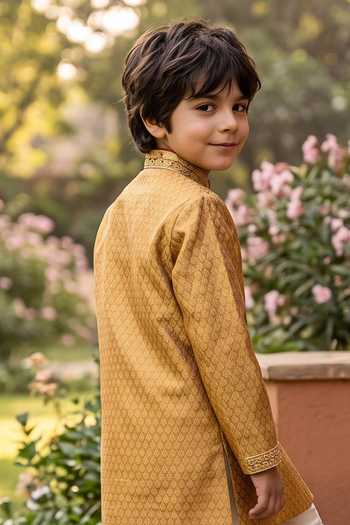 Petite Pomme Jaquard Kurta & Art Silk Pant Set 