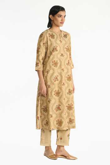 Payal Pratap Beige Chanderi Round Neck, Yes Parijat Floral Print Kurta Set Online at Aza Fashions Payal Pratap_Beige Chanderi Round Neck, Yes Parijat Floral Print Kurta Set _Online_at_Aza_Fashions