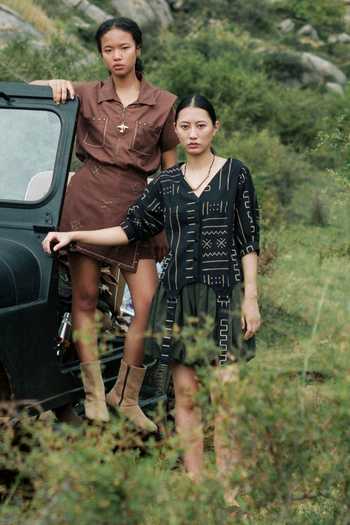 The Terra Tribe Green Cotton Chobe Short Crushed Balloon Skirt Online at Aza Fashions The Terra Tribe_Green Cotton Chobe Short Crushed Balloon Skirt _Online_at_Aza_Fashions