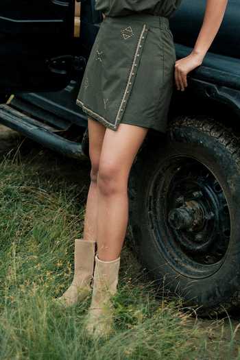 The Terra Tribe Green Cotton Rover Crushed Divider Shorts Online at Aza Fashions The Terra Tribe_Green Cotton Rover Crushed Divider Shorts _Online_at_Aza_Fashions