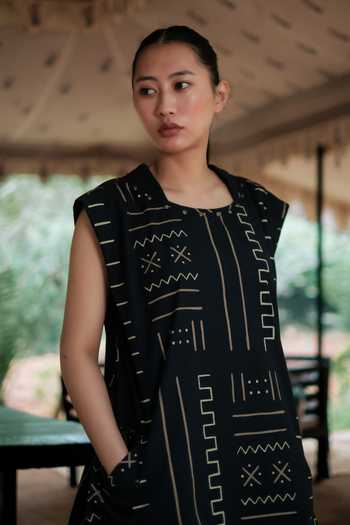 The Terra Tribe Black Cotton Round Neck Nara Mud Print Gathered Dress Online at Aza Fashions The Terra Tribe_Black Cotton Round Neck Nara Mud Print Gathered Dress _Online_at_Aza_Fashions