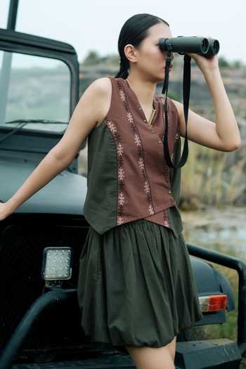 Buy The Terra Tribe Green Cotton V-neck Toyo Tribal Embroidered Vest Online at Aza Fashions Buy_The Terra Tribe_Green Cotton V-neck Toyo Tribal Embroidered Vest _Online_at_Aza_Fashions