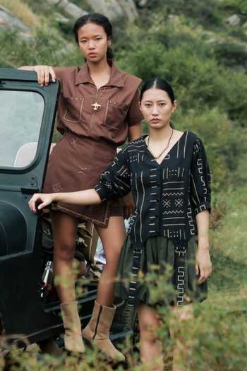 The Terra Tribe Black Cotton V-neck Masai Mud Print Vest Online at Aza Fashions The Terra Tribe_Black Cotton V-neck Masai Mud Print Vest _Online_at_Aza_Fashions