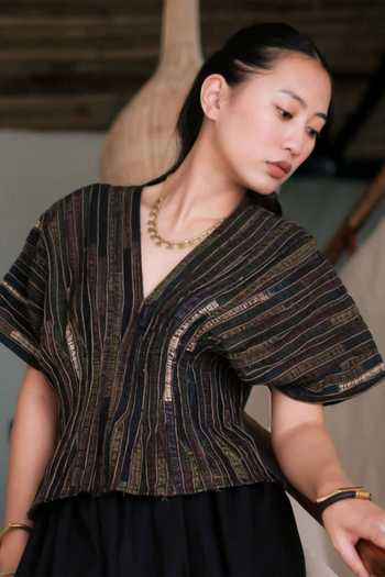 Buy The Terra Tribe Green V-neck Meknes Thick Stripe Paiwand Kimono Top Online at Aza Fashions Buy_The Terra Tribe_Green V-neck Meknes Thick Stripe Paiwand Kimono Top _Online_at_Aza_Fashions
