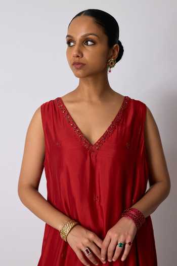 Rhua_Red Silk, Cotton, Bamboo, Organza V-neck, Yes Vani V Kurta Pant Set _Online_at_Aza_Fashions