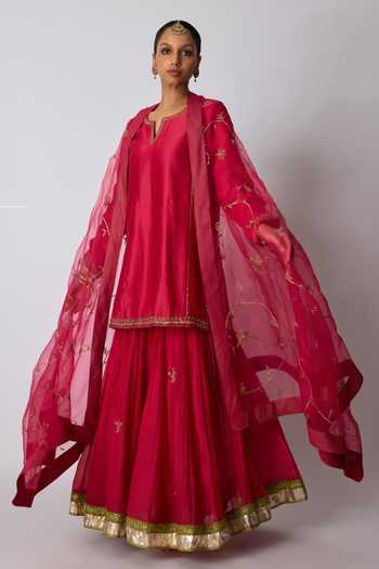 Rhua Namita Embroidered Short Kurta Set 