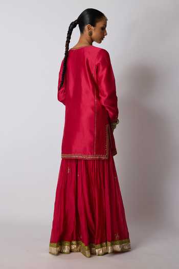 Rhua Namita Embroidered Short Kurta Set 