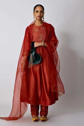 Rhua Rasika Embroidered Kurta Set 