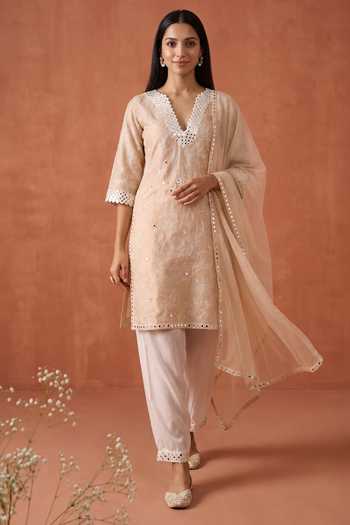 Samyukta Singhania Butti Embroidered Chanderi Kurta Set