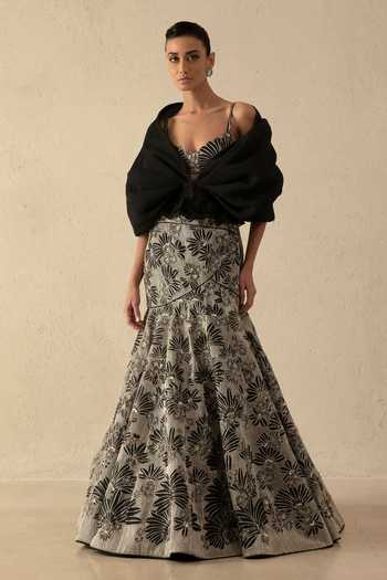 Buy_Varun Nidhika_Black Silk Organza Embroidery Sweetheart Neck Cape Lehenga Set _Online_at_Aza_Fashions