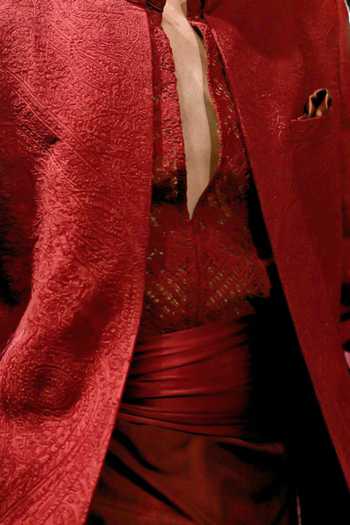 Dolly J Red Rangrez Printed Stole Online at Aza Fashions Dolly J_Red Rangrez Printed Stole _Online_at_Aza_Fashions