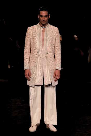 Dolly J Kairav Embroidered Sherwani Set