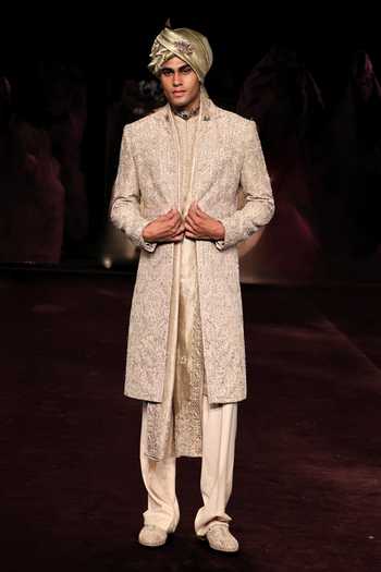 Dolly J Vayun Embroidered Sherwani Set