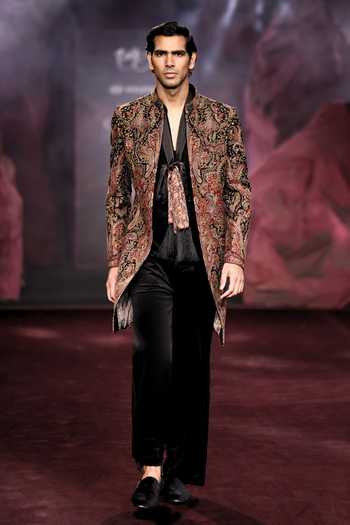 Dolly J Ebon Embroidered Sherwani Set 