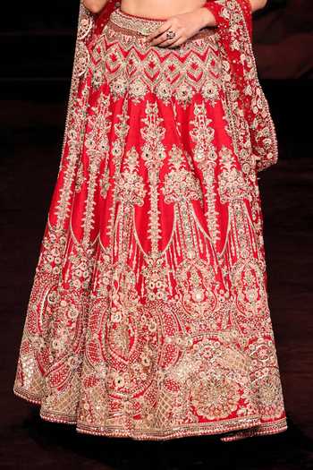 Buy_Dolly J_Red Silk, Tulle Sweetheart Neck Swarnaangi Handloom Raw Bridal Lehenga Set _Online_at_Aza_Fashions