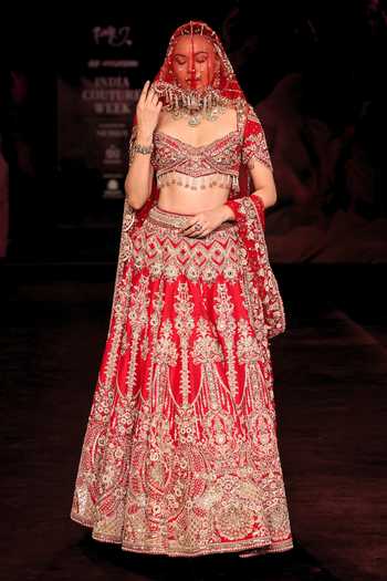 Dolly J Swarnaangi Handloom Raw Silk Bridal Lehenga Set 