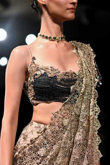 Dolly J Pink Tulle Sweetheart Neck Vibhaavari Pre-draped Saree With Embroidered Blouse Online at Aza Fashions Dolly J_Pink Tulle Sweetheart Neck Vibhaavari Pre-draped Saree With Embroidered Blouse _Online_at_Aza_Fashions