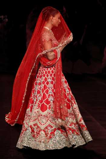 Dolly J Vaidehi Zardozi Embroidered Bridal Lehenga Set 