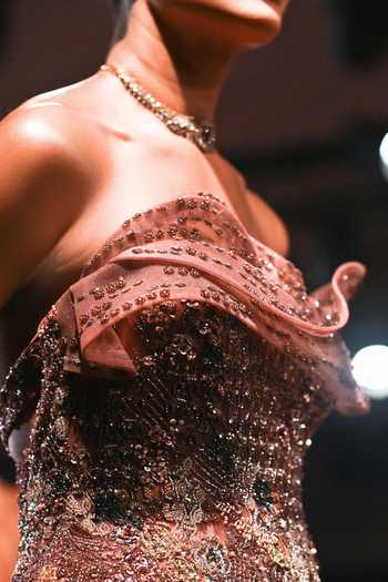 Dolly J Pink Tulle Beads, Stones Sweetheart Neck Mridvika Crystal Embellished Gown Online at Aza Fashions Dolly J_Pink Tulle Beads, Stones Sweetheart Neck Mridvika Crystal Embellished Gown _Online_at_Aza_Fashions