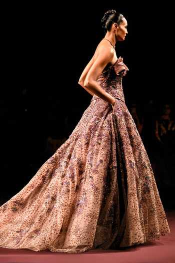 Buy Dolly J Pink Tulle Beads, Stones Sweetheart Neck Mridvika Crystal Embellished Gown Online at Aza Fashions Buy_Dolly J_Pink Tulle Beads, Stones Sweetheart Neck Mridvika Crystal Embellished Gown _Online_at_Aza_Fashions