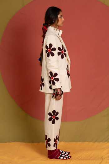 KA-Sha_White Cotton Collared Neck Florist Applique Blazer _Online_at_Aza_Fashions