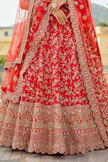 Shop Kalighata Red Silk Sweetheart Neck Satvika Bridal Lehenga Set Online at Aza Fashions Shop_Kalighata_Red Silk Sweetheart Neck Satvika Bridal Lehenga Set _Online_at_Aza_Fashions