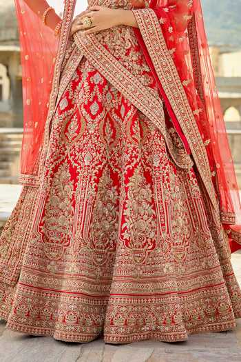 Buy Kalighata Red Silk Sweetheart Neck Yashvika Bridal Lehenga Set Online at Aza Fashions Buy_Kalighata_Red Silk Sweetheart Neck Yashvika Bridal Lehenga Set _Online_at_Aza_Fashions